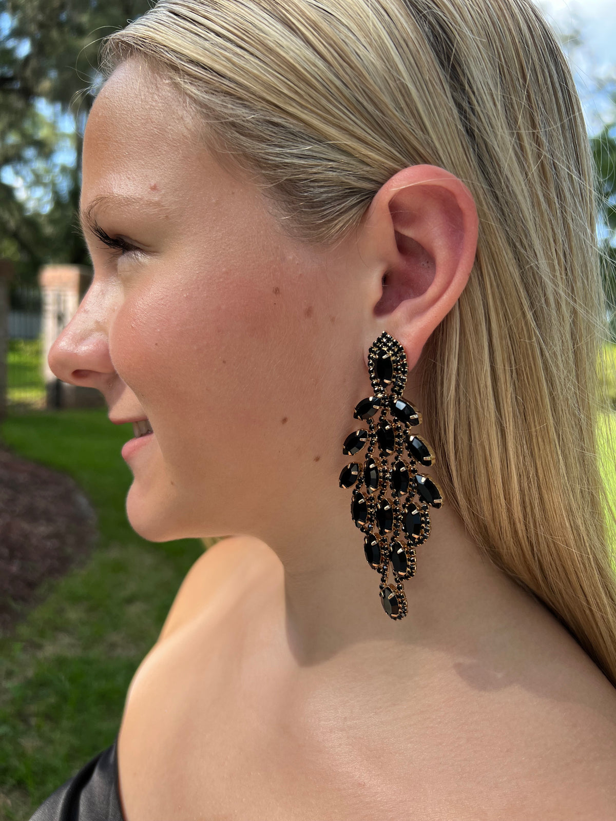 BOLD CITY Black Chandelier Earrings