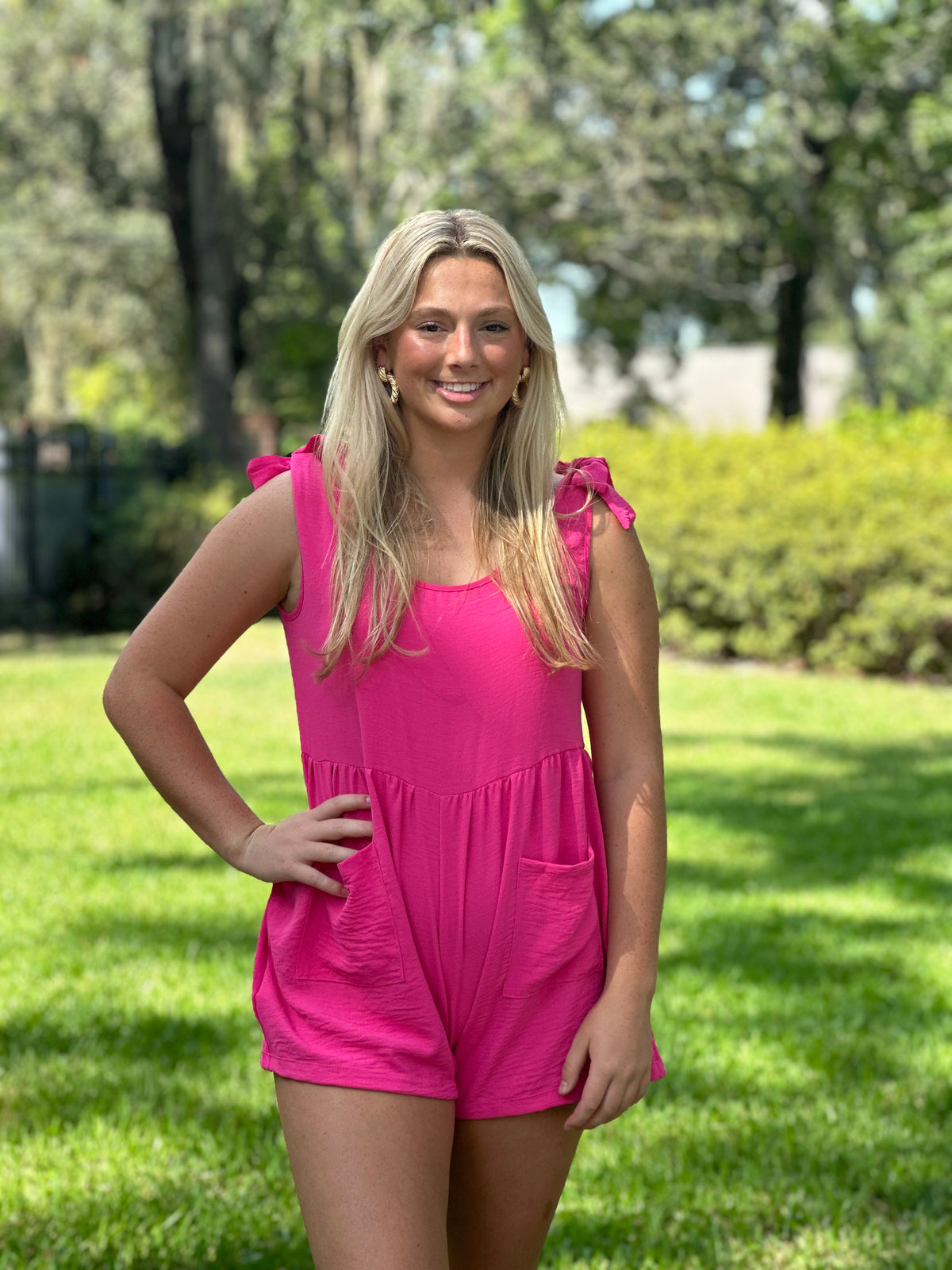 This pink romper is the epitome of laid-back sophistication, offering a relaxed and loose fit that drapes beautifully on your silhouette.